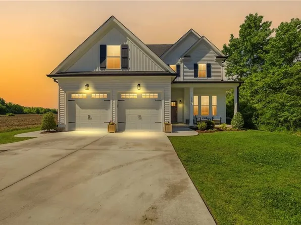 1401 Beaver Dam Rd, Chesapeake, VA 23322