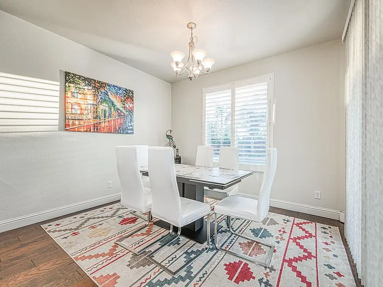10509 N Sierra Vista Ave — Photo 16