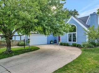 2205 Misty Meadow Pl, Champaign, IL 61822