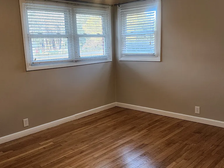 111 Brookwood Cir — Photo 6