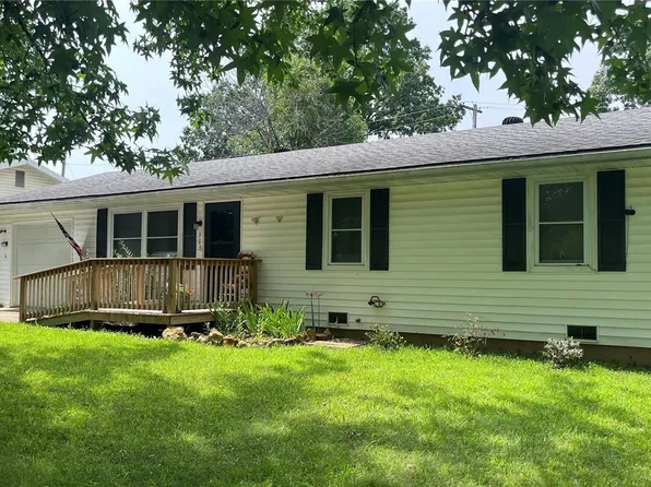 903 E James Blvd, Saint James, MO 65559