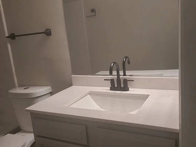 Towne Square Apartments — Photo 8