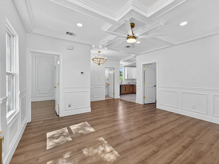 1301 Townsend Ave #3 — Photo 20