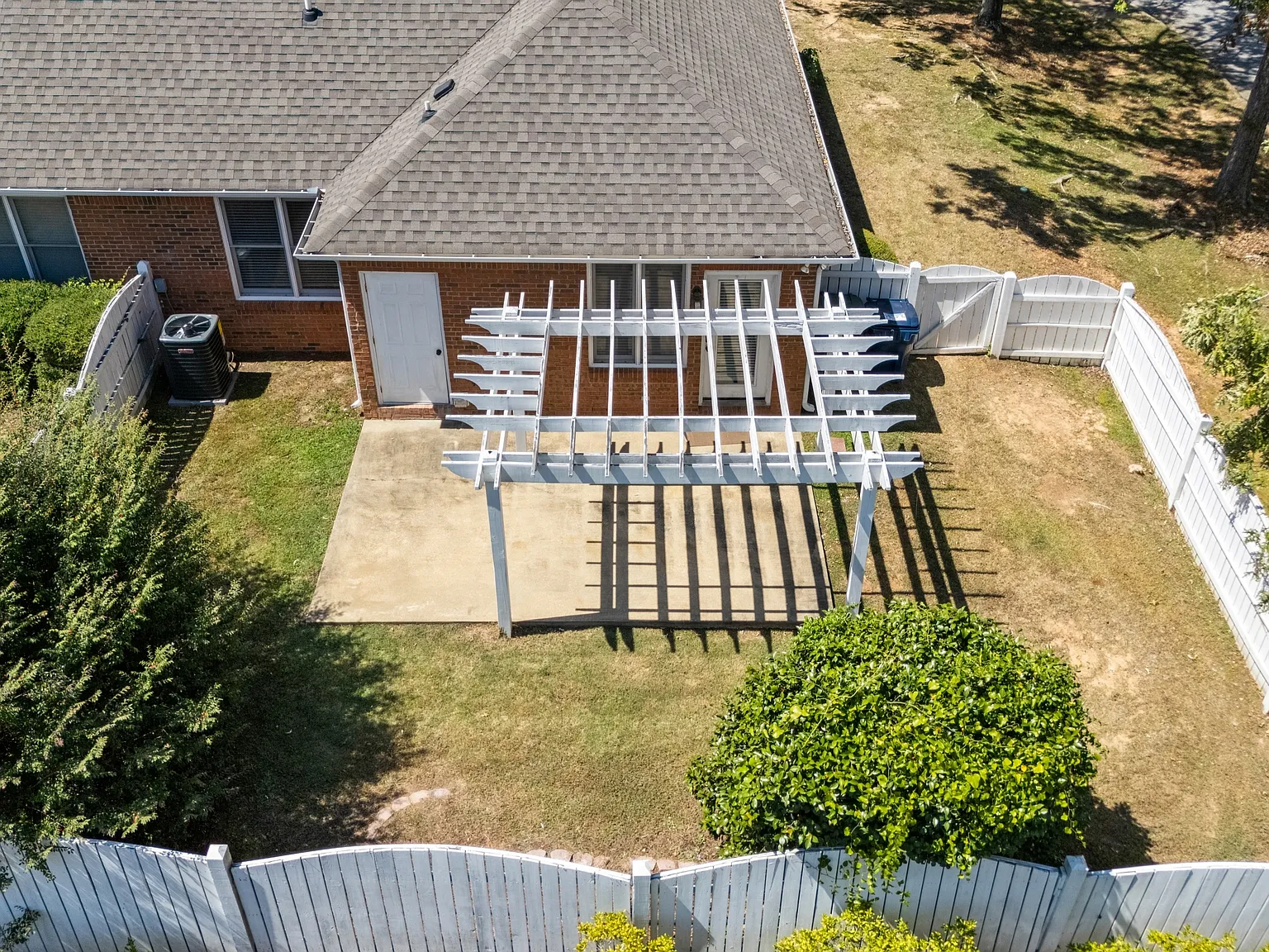 1623 Wellington Street - NA — Photo 3
