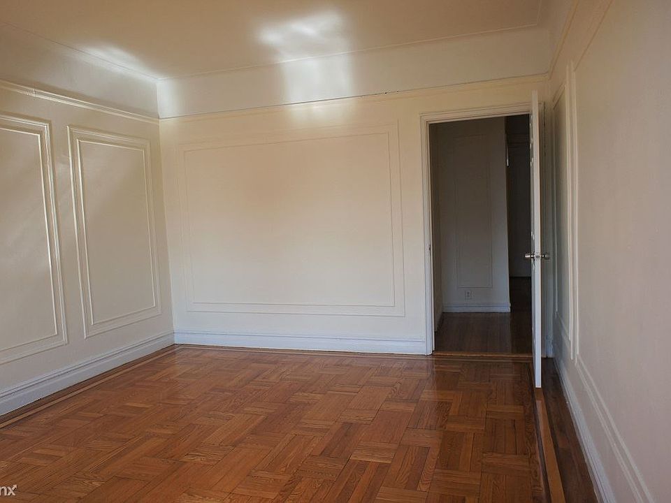 2nd image of 3565 Bruckner Blvd
