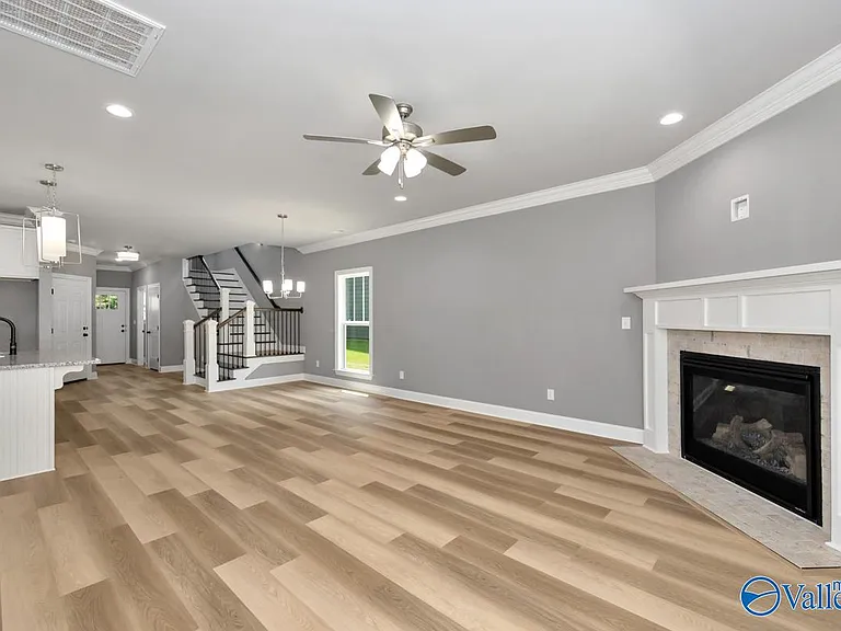 327 Pension Row — Photo 11