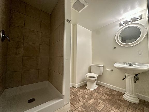 3rd image of 3950 Arbor Place Ln