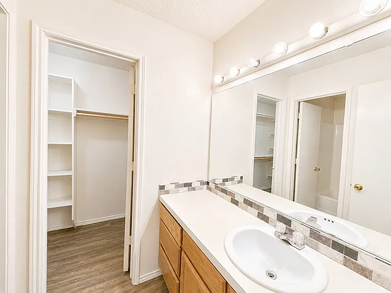 313 Casie Ct #313 — Photo 6