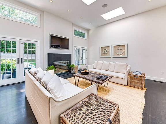 5th image of 1 Wildflower Ln