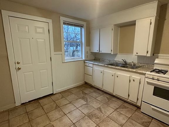 4th image of 549 Westmoreland St