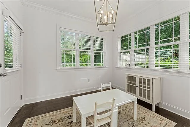 17014 Octavia St — Photo 10