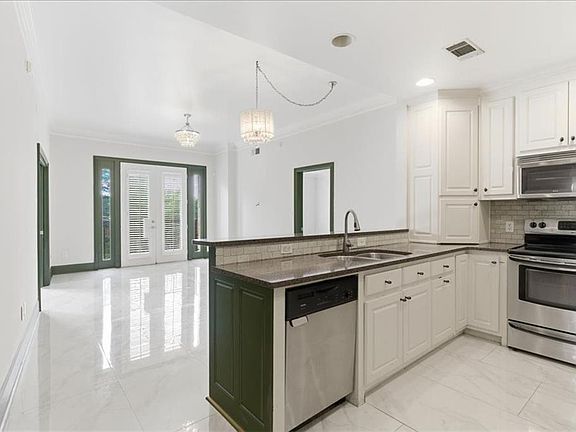 4th image of 2255 Peachtree Rd NE Unit 521