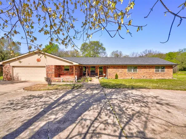 4502 Springlake Dr, Norman, OK 73072