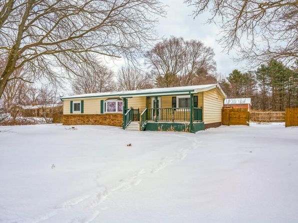 8054 N Gale Rd, Otisville, MI 48463