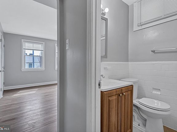 4th image of 2012 Rosedale St NE APT 3