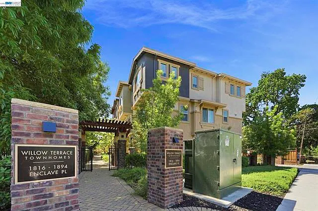 Enclave Pl, Concord — Photo 1