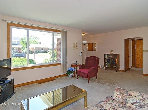 3rd image of 10130 Pelham St