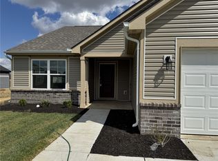 1704 Chevington Chase, Tipp City, OH