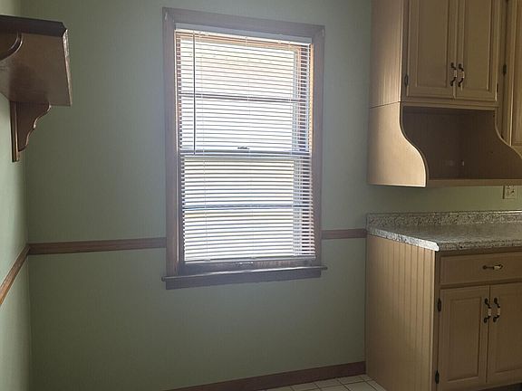 4th image of 6834 Forestdale Ave