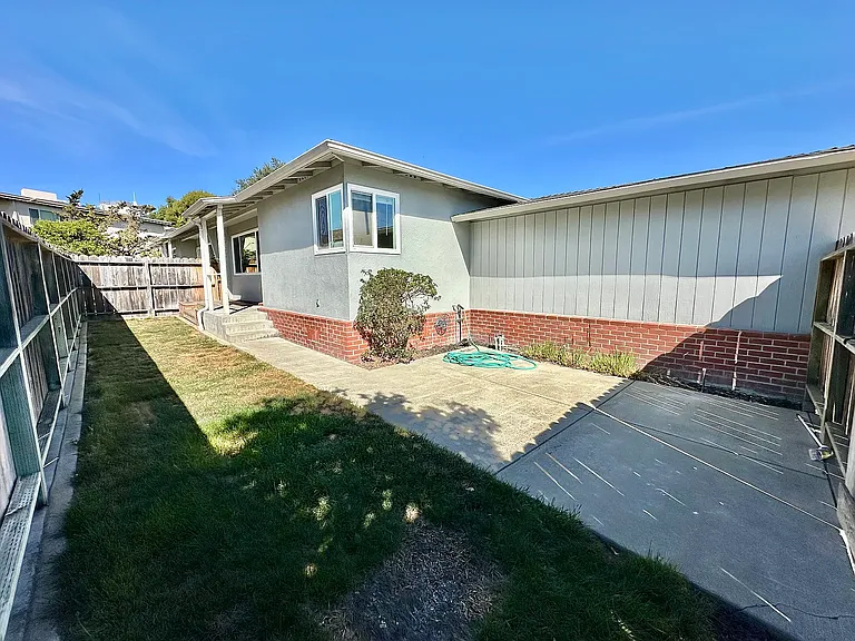 2622 Renton Way — Photo 12