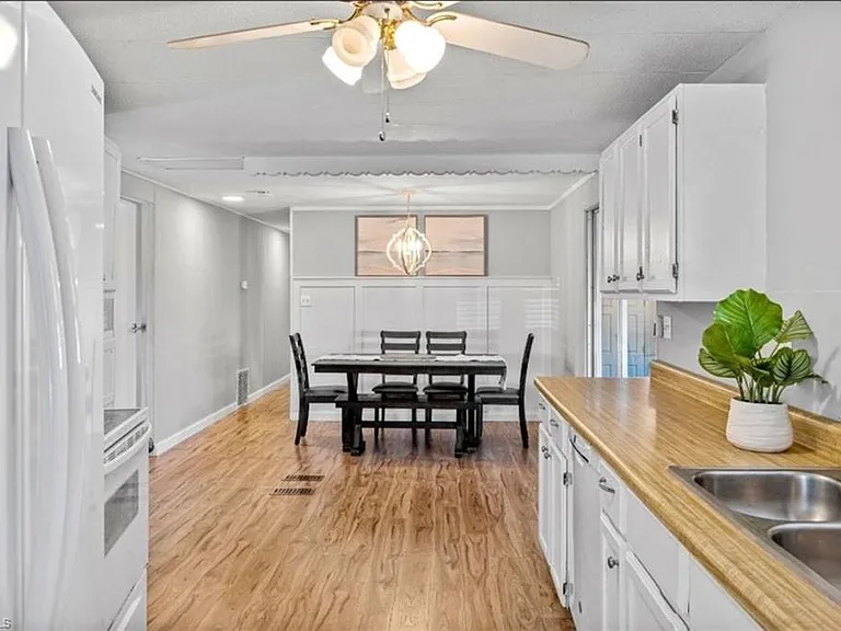 407 Cape Florida Way — Photo 11