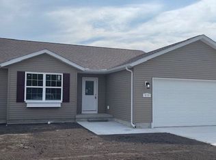 830 Range Rd, Marysville, MI 48040