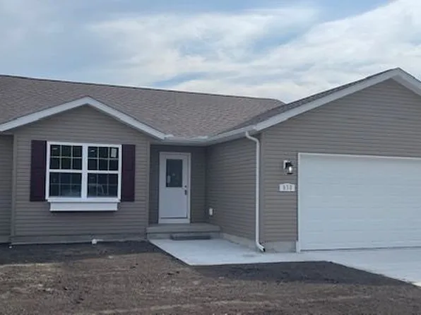 830 Range Rd, Marysville, MI 48040