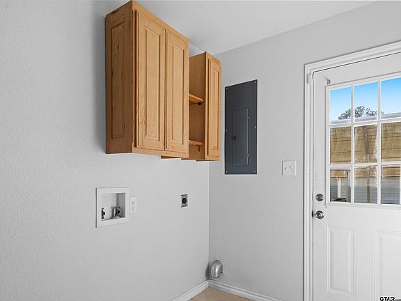 5th image of 510 County Road 2147