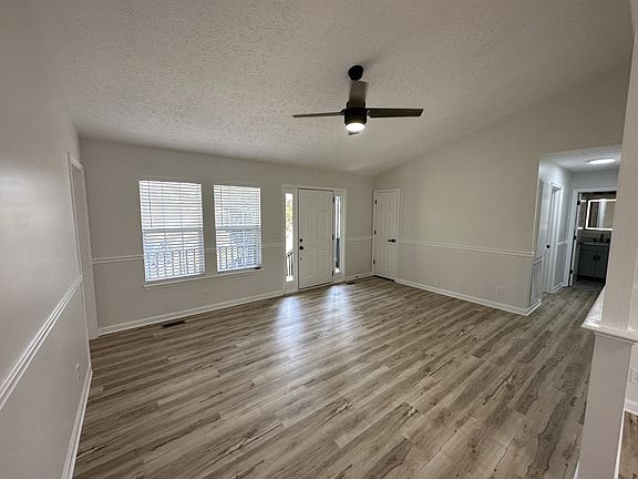 2nd image of 2112 Oakwood Ave