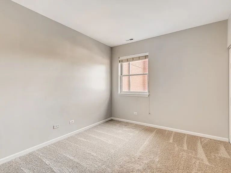 758 W 14th Pl #2B — Photo 19