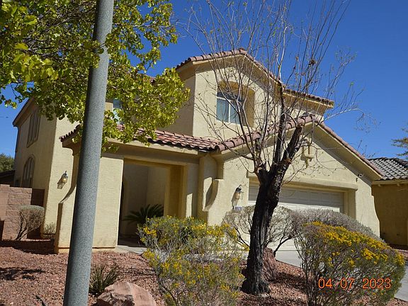 2nd image of 10620 Isola Bella St