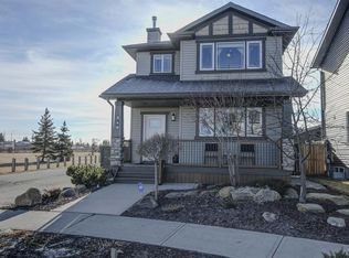 349 NW Luxstone Pl SW, Airdrie, AB T4B0A6
