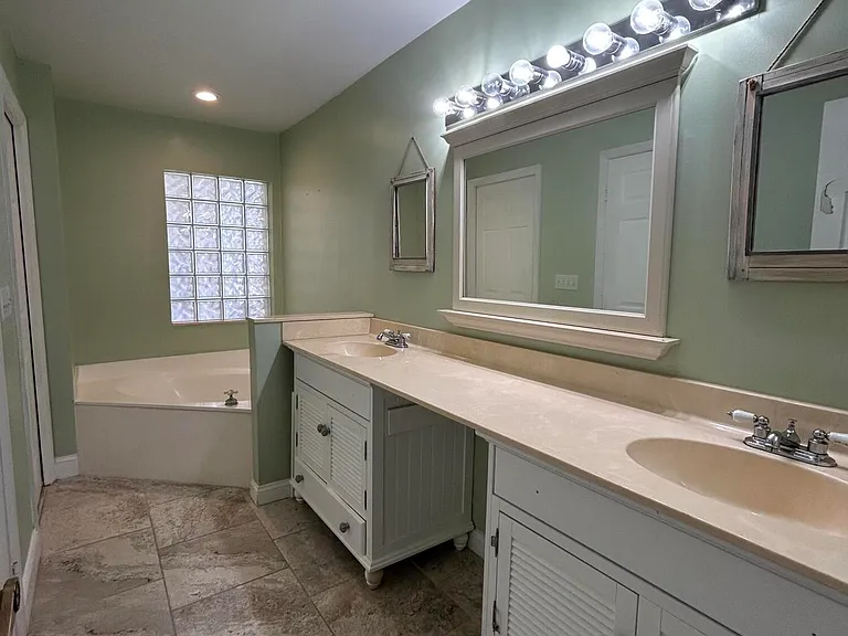 6376 Breckenridge Cir — Photo 5