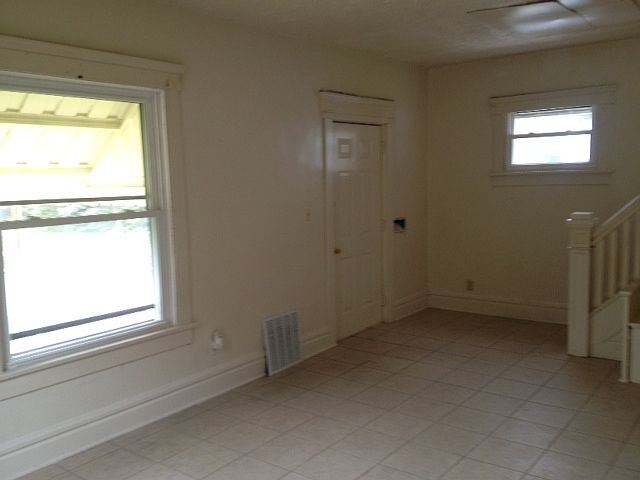 2nd image of 1364 Sprague St