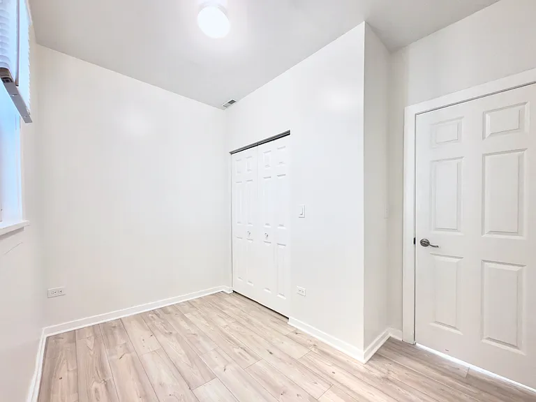 1749 W 19th St #2 — Photo 8