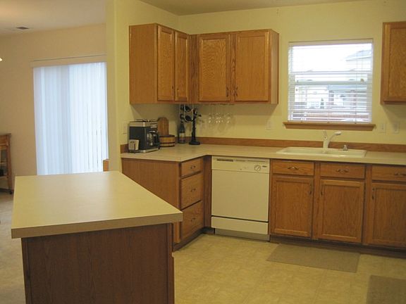 4th image of 205 Mazza St NE