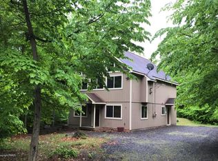 1121 Redwood Ter, Pocono Pines, PA