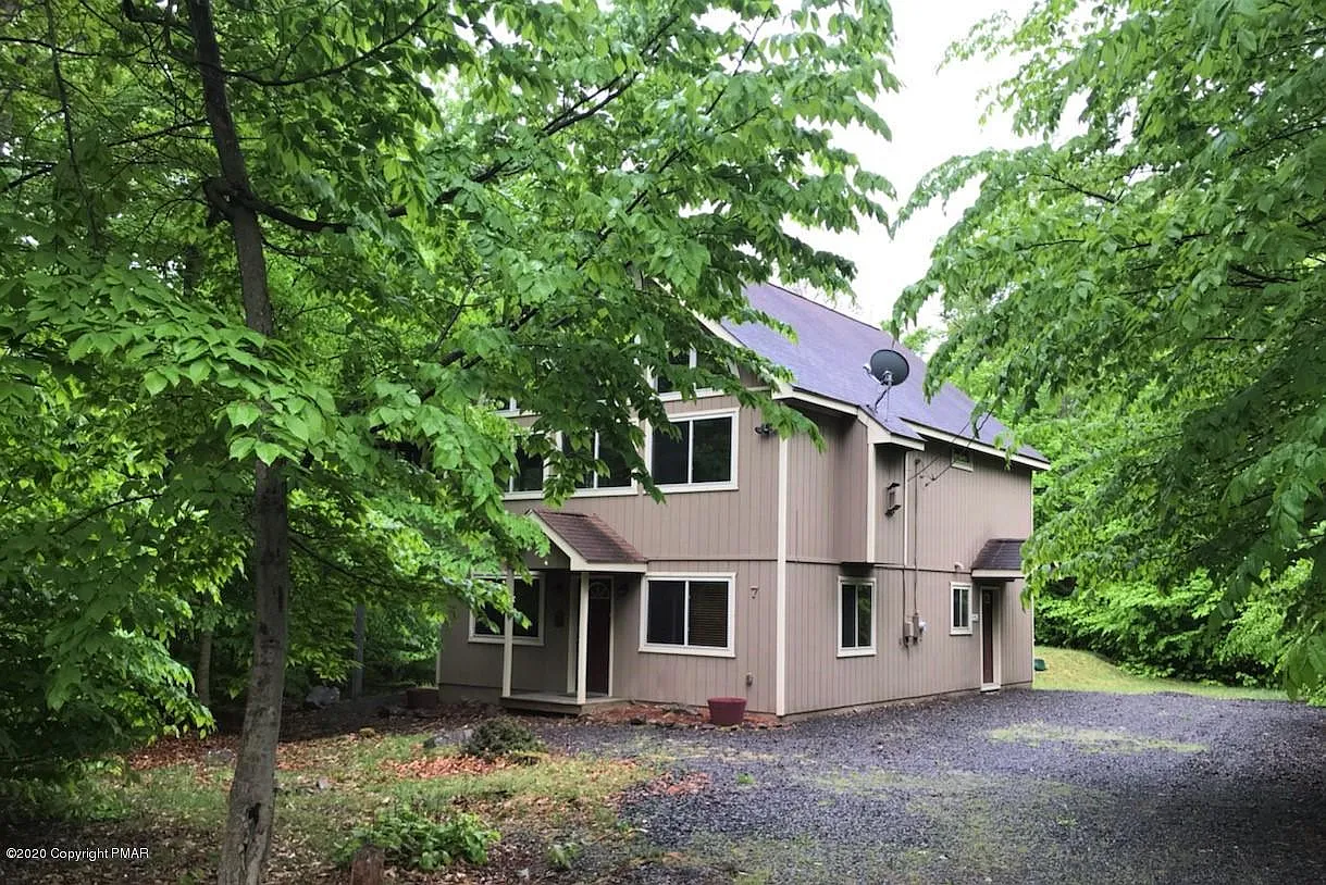 1121 Redwood Ter photo 1