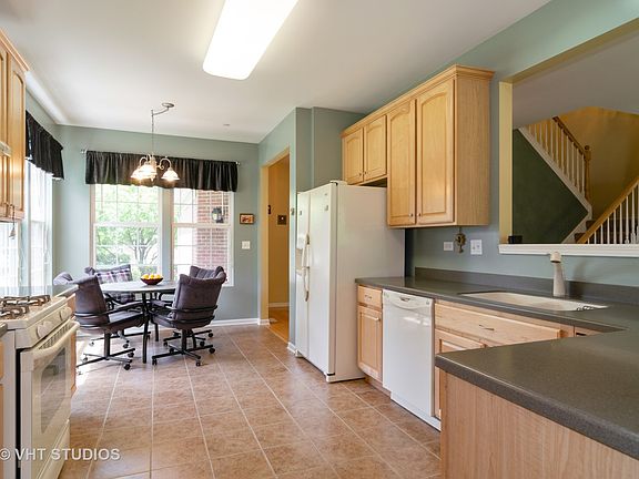 4th image of 1437 Yellowstone Dr