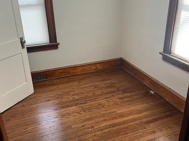 115 27th Street Dr SE — Photo 2