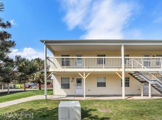 20885 Flora St, Roseville, MI 48066