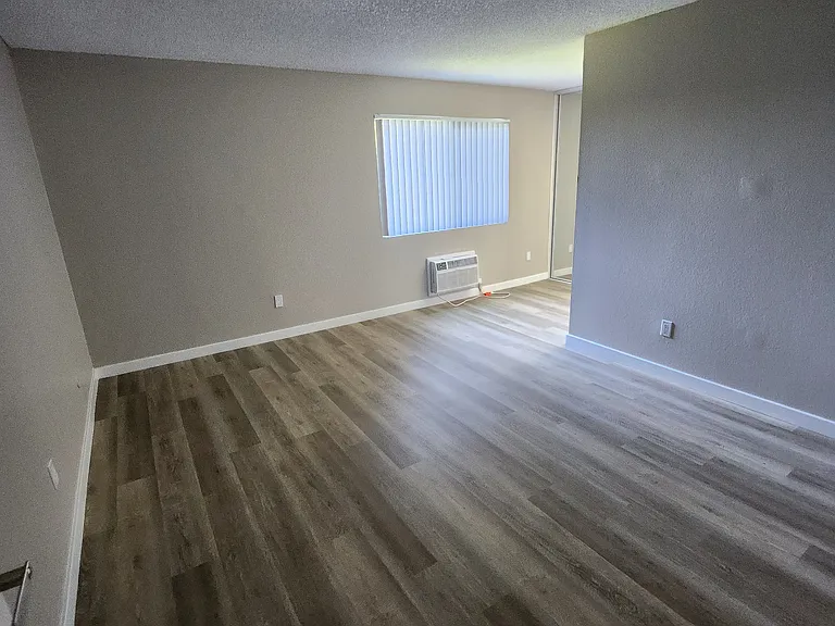 Latitude Ii — Photo 2