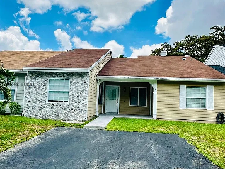14530 SW 142nd Court Cir — Photo 3