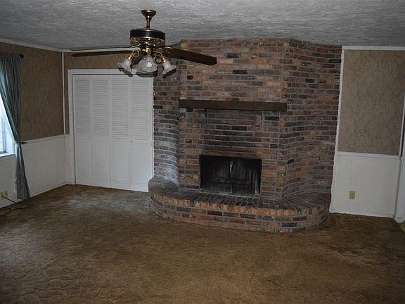 2nd image of 118 Pinecrest Dr