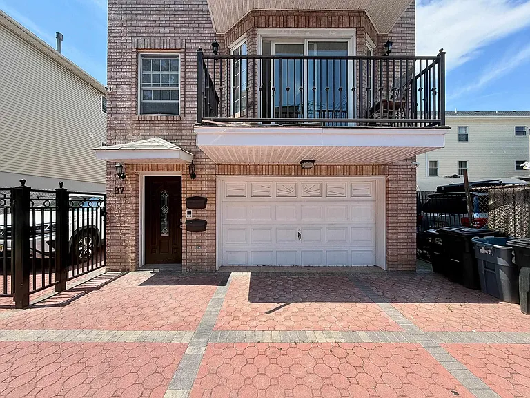87 Wallis Ave #2 — Photo 2