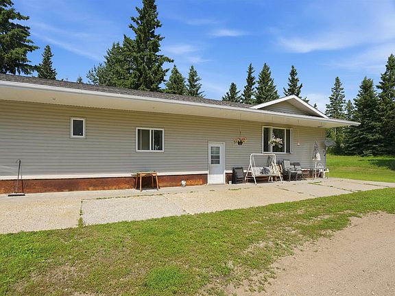 3rd image of 60104 Range Rd #240A
