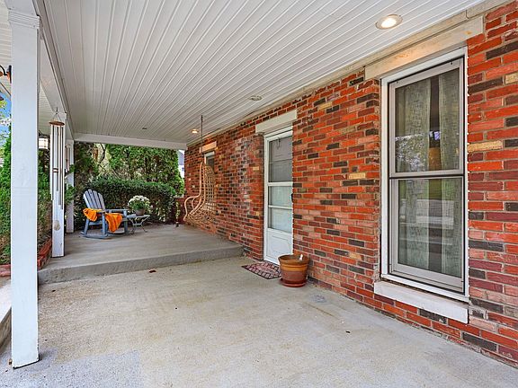 2nd image of 1027 S St
