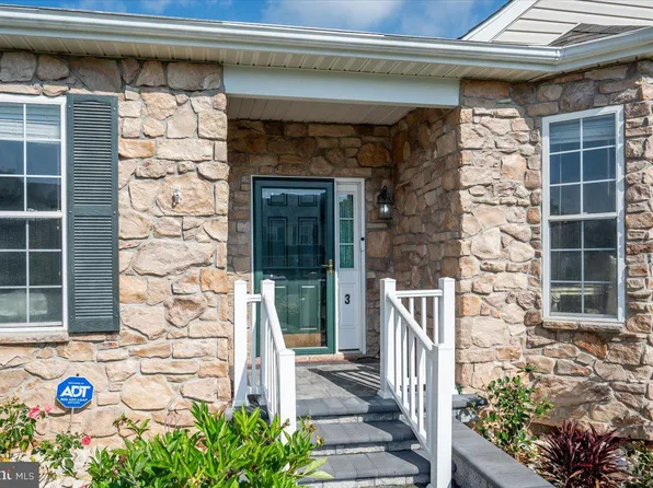 3 Hathaway Ct, New Castle, DE 19720