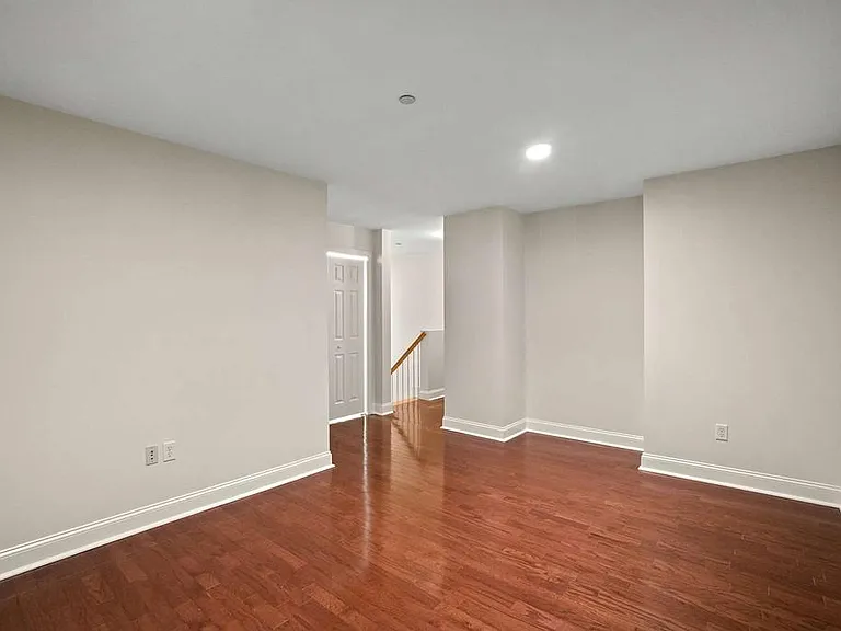 120 Wyllis Ave #424 — Photo 7