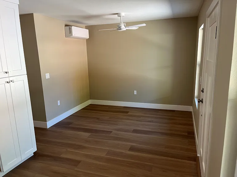 405 Hackberry Ave — Photo 3